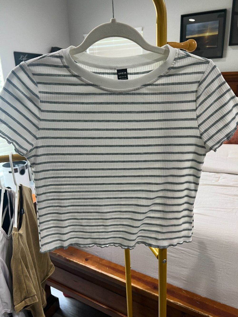SHEIN White Gray Striped Ribbed Crop Top Size Large